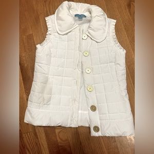 Au Lieu Womens Quilted Vest Size Medium White Pleated Arm Accents Gold Buttons